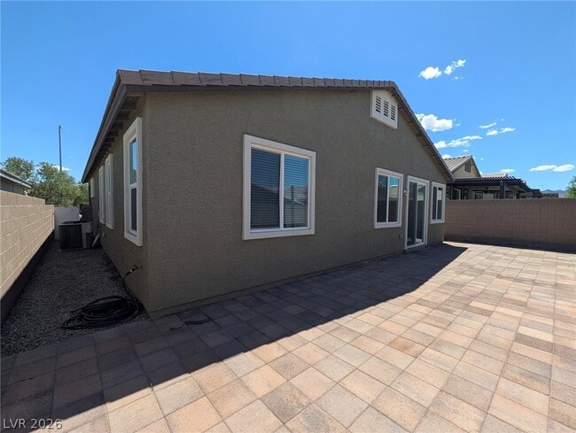 Building Photo - 1290 Paseo del Oso Ln