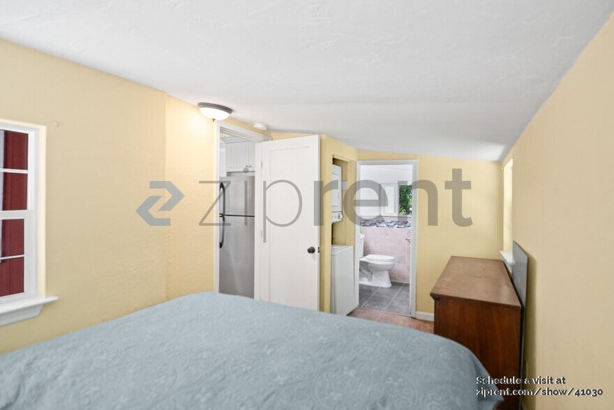 Building Photo - 20830 Panorama Dr