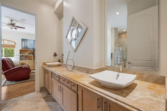 Building Photo - 755 Tiziano Ave