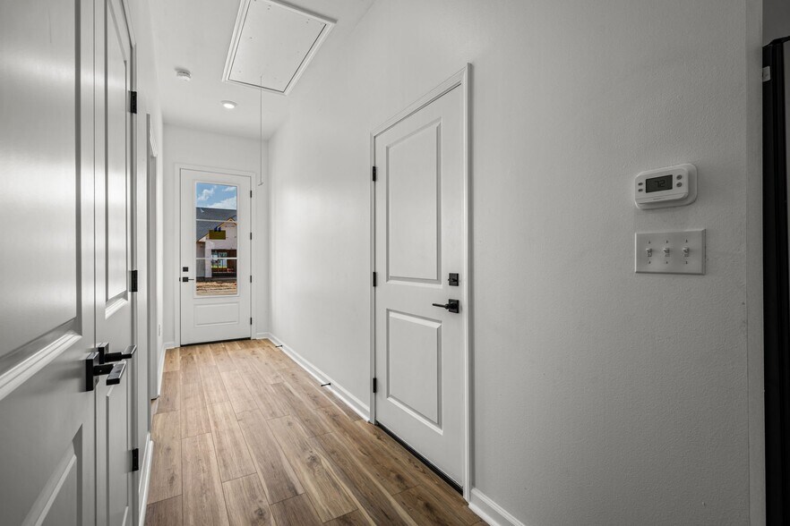 Building Photo - 319 Indigo Ln