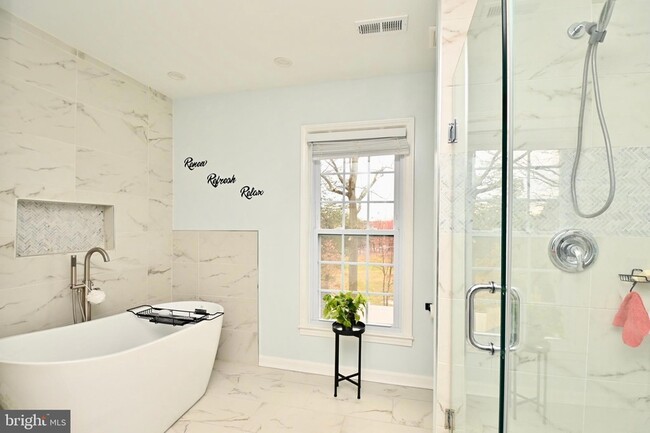 Building Photo - 6431 Forest Rd