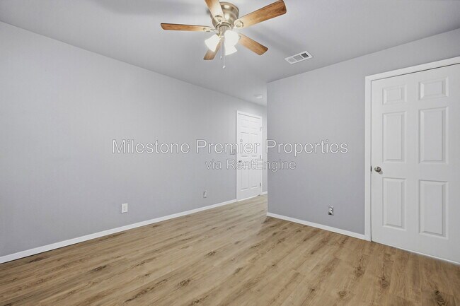 Building Photo - 101 Lakewood Ln