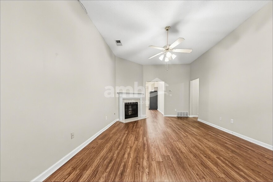 Building Photo - 7072 Parkbrook Ln