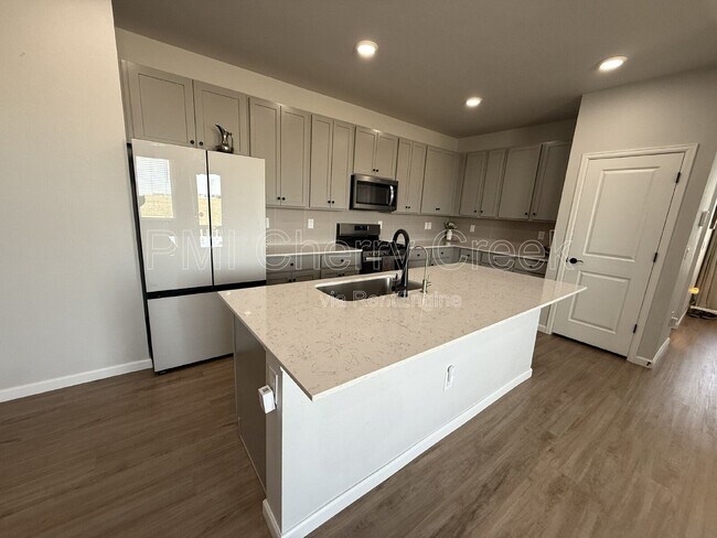 Building Photo - 13887 Deertrack Ln