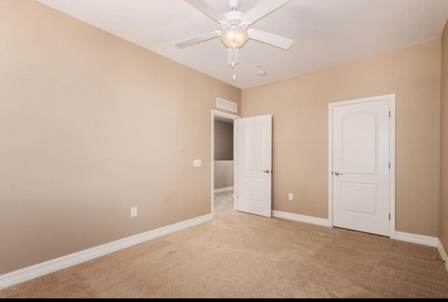 2nd Main bedroom with Walk-in closet - 2821 S Skyline