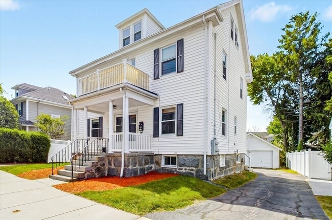Building Photo - 454 Quarry St
