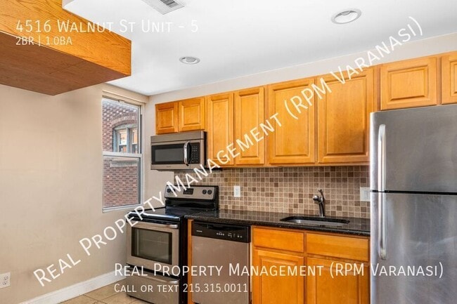 Building Photo - 4516 Walnut St