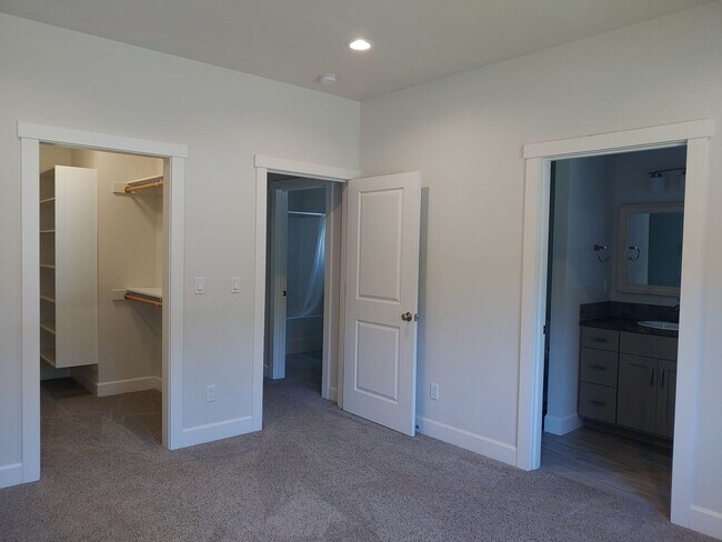Building Photo - Lovely Single Level Home in Freeland and Pet Friendly!!