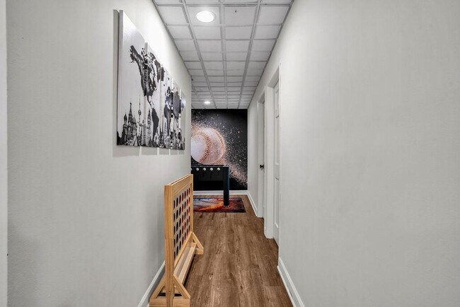 Building Photo - 3636 N Racine Ave