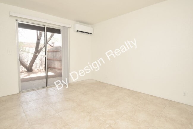 Building Photo - Updated 2 Bed 1 Bath Duplex with Fresh Paint, Ductless Heating/Cooling and Private Yard