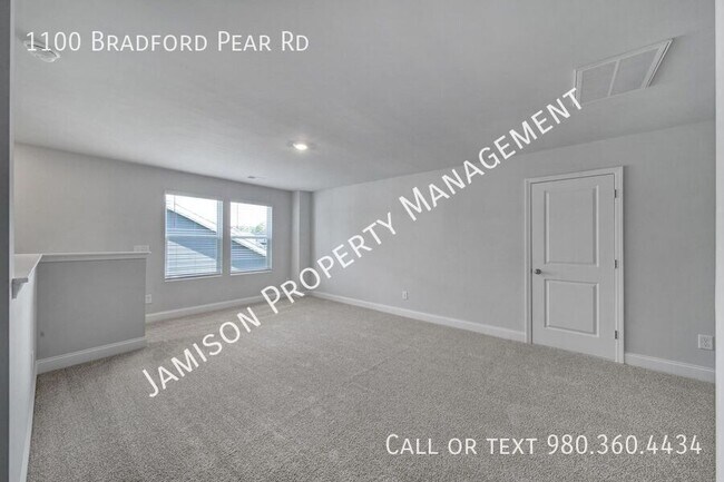 Building Photo - 1100 Bradford Pear Rd