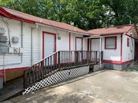 Building Photo - ALL BILLS PAID!!! Convenient Studio Unit!