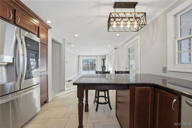 Building Photo - 151 Conant Dr