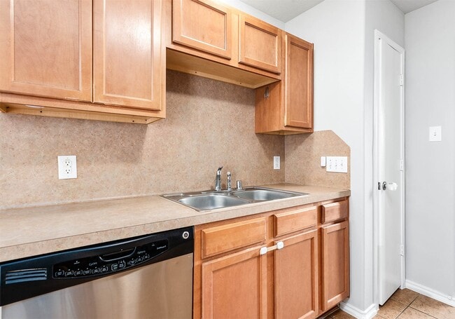 Building Photo - 2831 Maybrook Hollow Ln