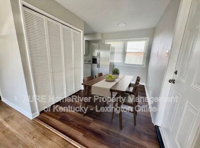 Building Photo - 629 Kent Dr