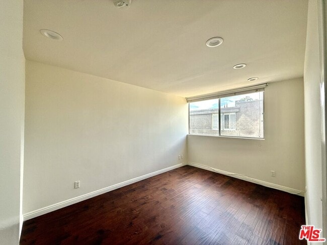 Building Photo - 18110 Killion St