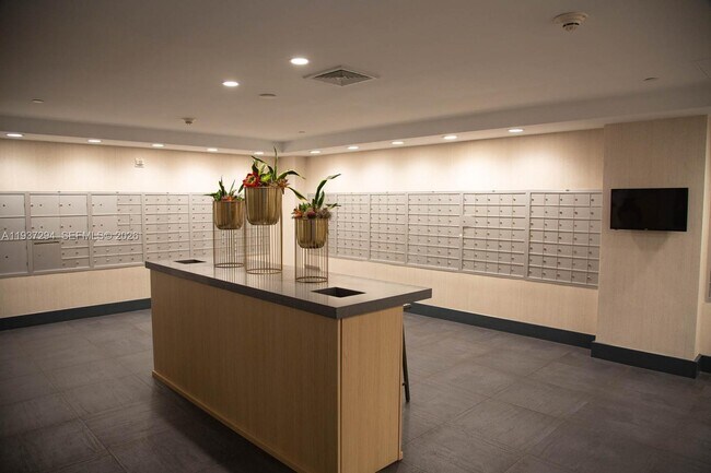 Building Photo - 90 SW 3rd St