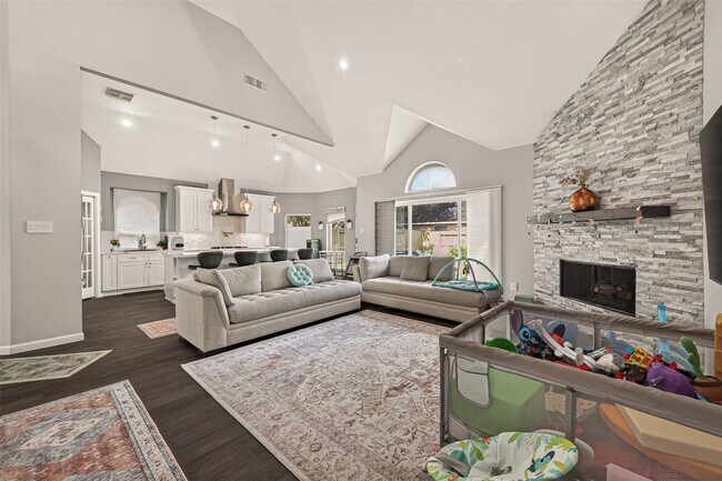 Building Photo - 6514 Kings Summit Dr