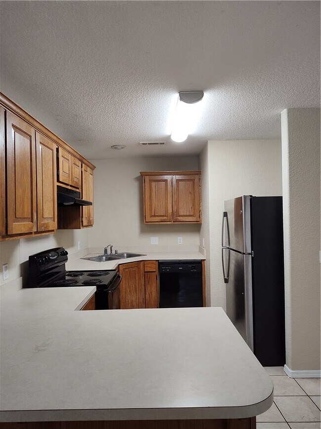 Building Photo - 2282 Danielle Dr