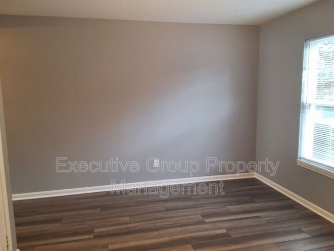 Building Photo - 1115 Crowne Pointe Dr
