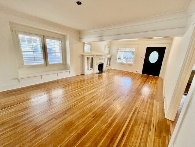 Building Photo - 7725 Norton Ave