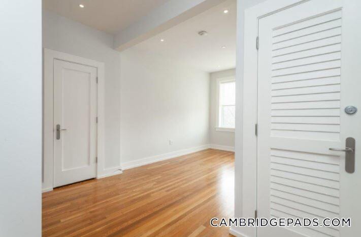 Building Photo - 16 Forest St