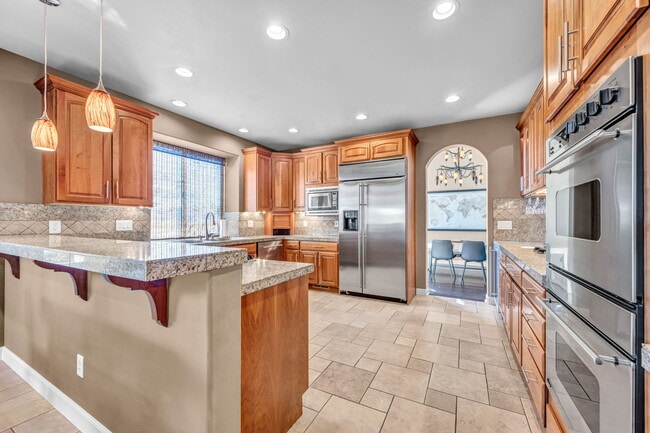 Building Photo - 1520 Taos Ln