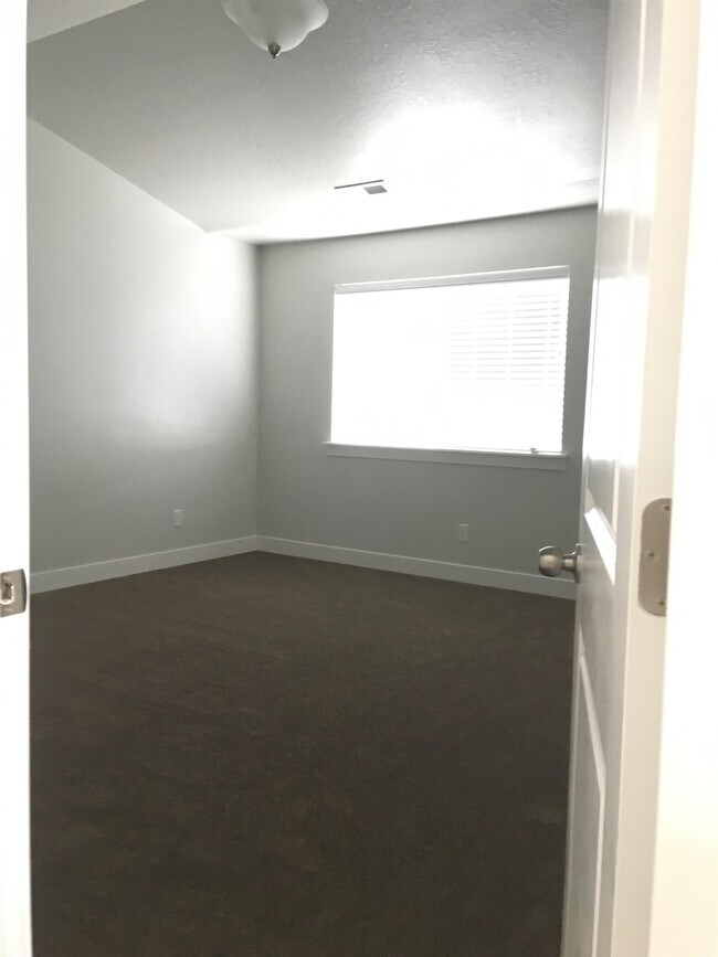 Building Photo - 3766 W 2330 N