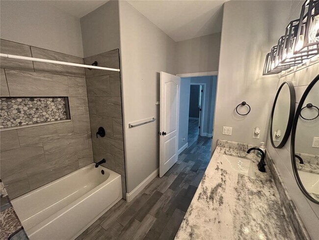 Building Photo - 25427 Doredo Dr