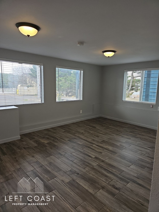 Building Photo - 2322 NW Inlet Ave