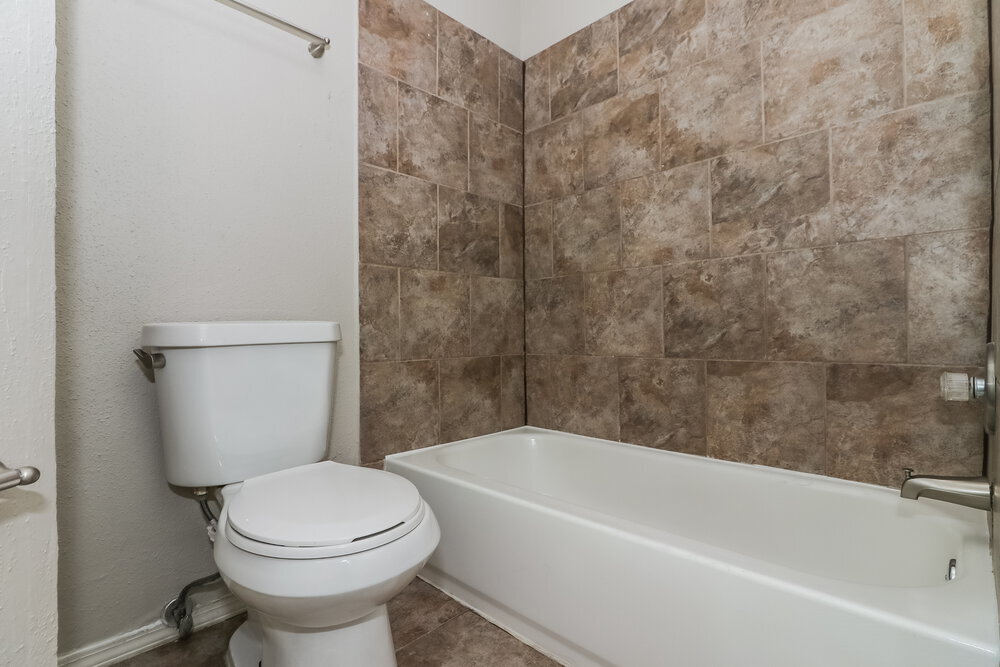 Building Photo - 6042 Beaconridge Dr