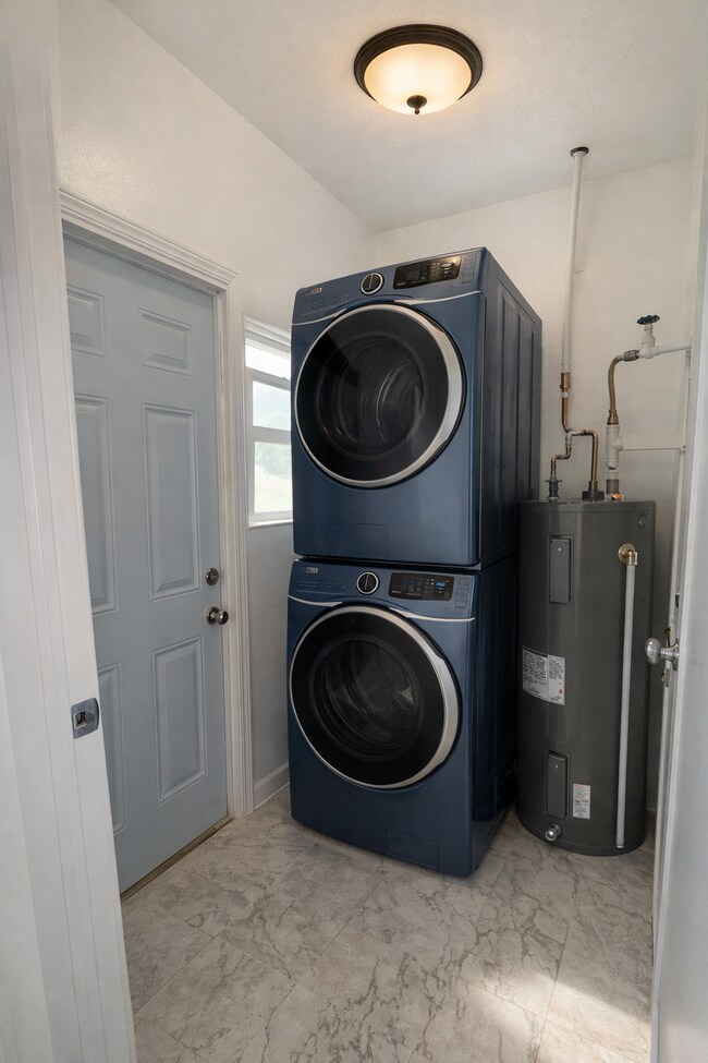 Building Photo - 211 N Vendome St