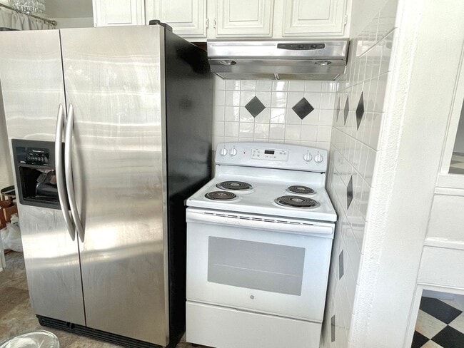 Building Photo - Woodstock area, 1 bedroom, 1 bath with finished basement