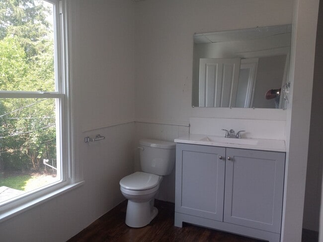 Building Photo - 118 S 2nd St