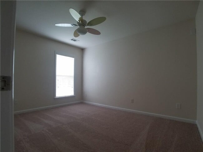 Building Photo - 603 Friars Head Ct NE