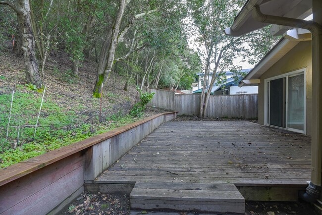 Building Photo - 2092-2094 Donald Dr