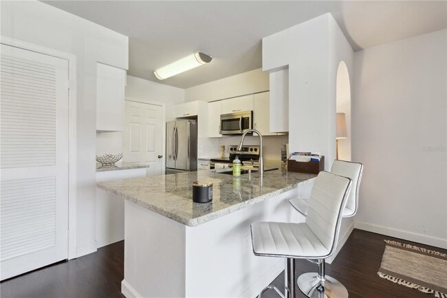 Building Photo - 1020 Villagio Cir