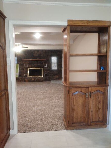 Building Photo - 2100 N 57th Ln