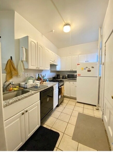 Primary Photo - 322 Saint Paul St