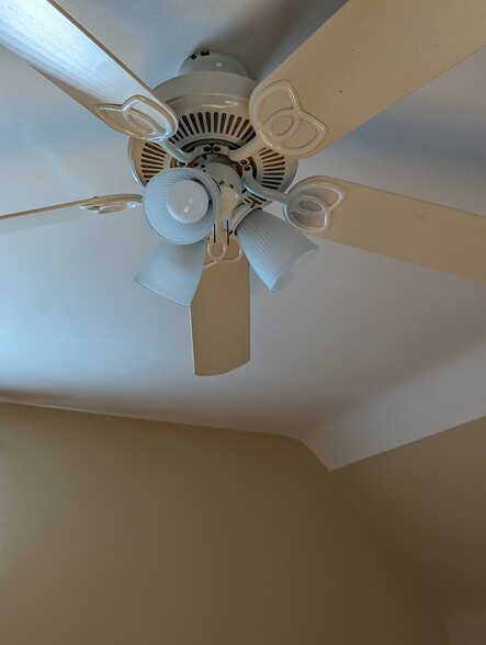 Building Photo - 1117 Logan Ave