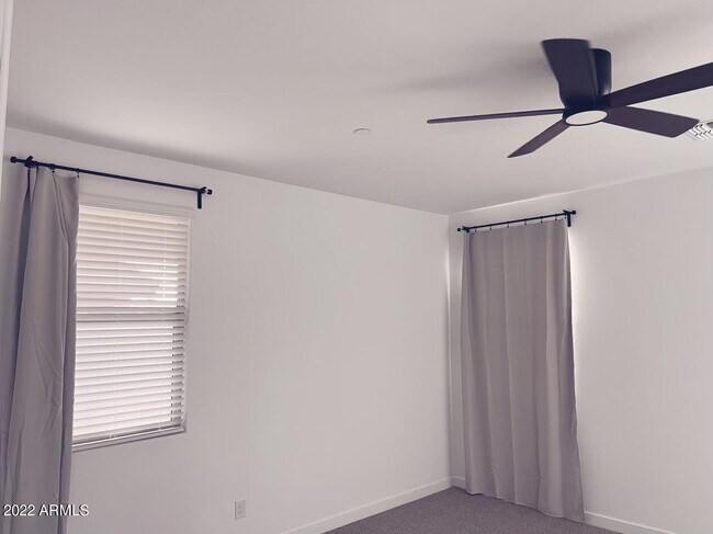 Building Photo - 31962 N 125th Ave