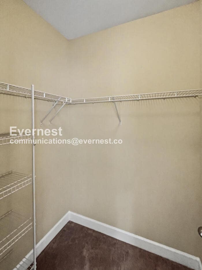 Building Photo - 7232 Althorp Way