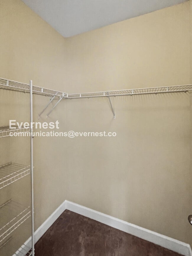 Building Photo - 7232 Althorp Way