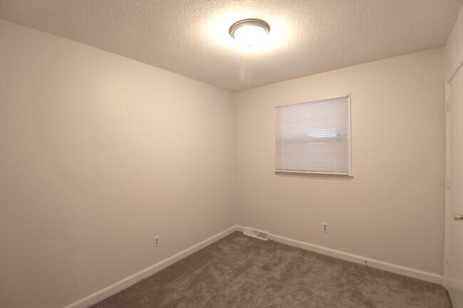 Building Photo - 3 Bedroom home with a Full Basement in Indian Trail!