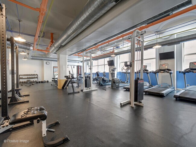 Building Photo - 500 S Clinton St