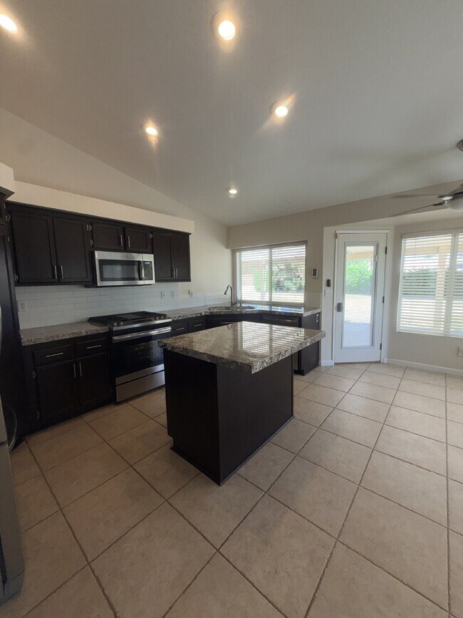 Building Photo - 3-Bedroom Home, Large Rear Yard! La Quinta, Long-term (1 Year) Rental