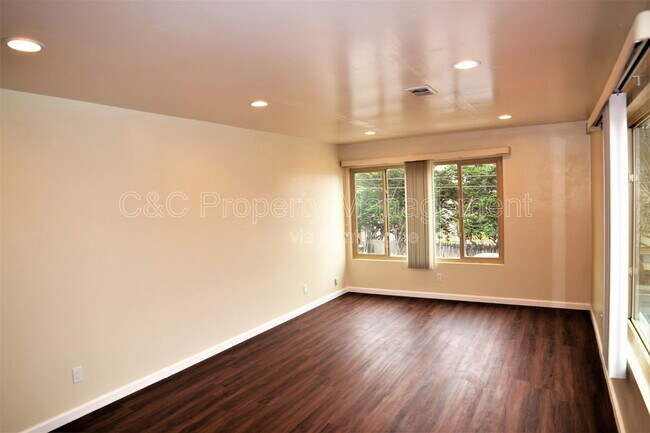 Building Photo - 1695 Hilby Ave
