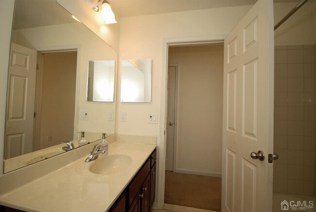 Building Photo - 2319 Berkshire Ln