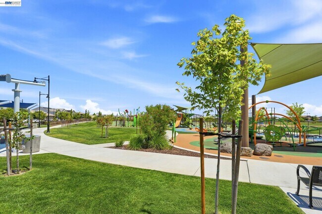 Building Photo - 1550 Plumas Dr