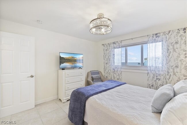 Building Photo - 1511 Estero Blvd